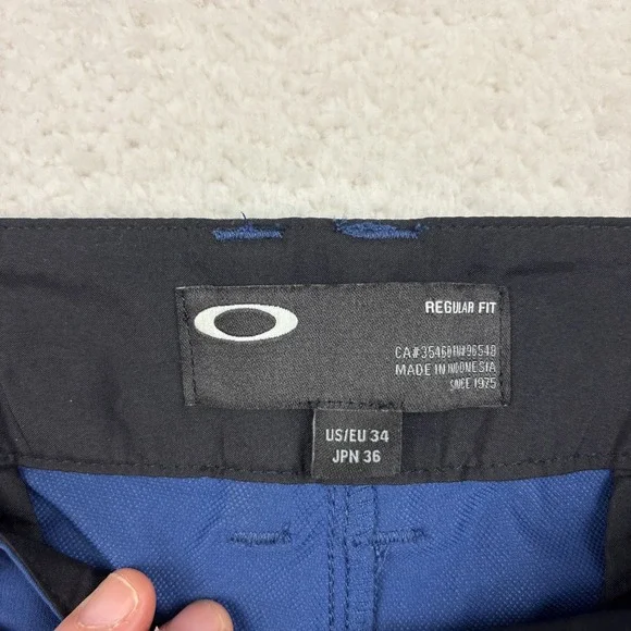 OAKLEY Honors Performance Mens Shorts Size 34 Blue Stretch Golf Lightweight EUC - Picture 4 of 10